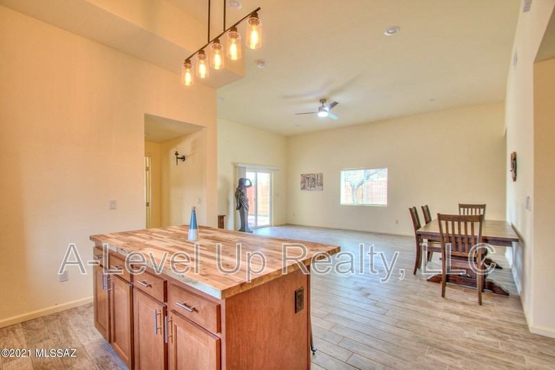 310 W 27th St - Photo 6 of 18