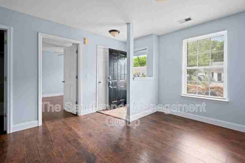 1320 Pinnacle Ln - Photo 6 of 14