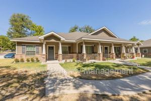 featured image of 512 E Akard St #400