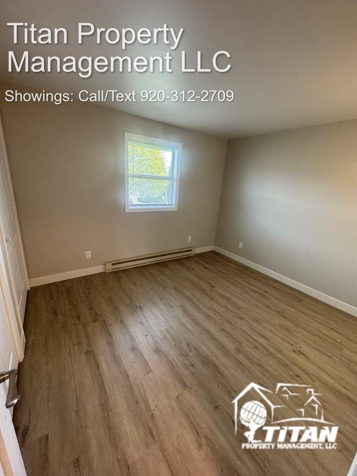 207 Clairmont Ct - Photo 3 of 14