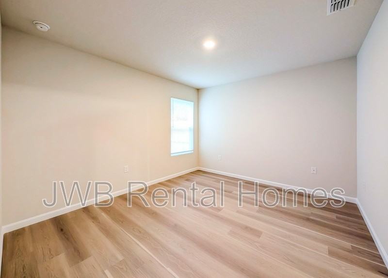8301 Galveston Ave - Photo 7 of 19