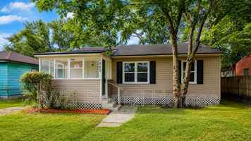 featured image of 1882 E 27th St
