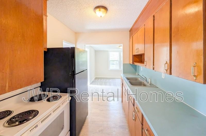 1882 E 27th St - Photo 2 of 19