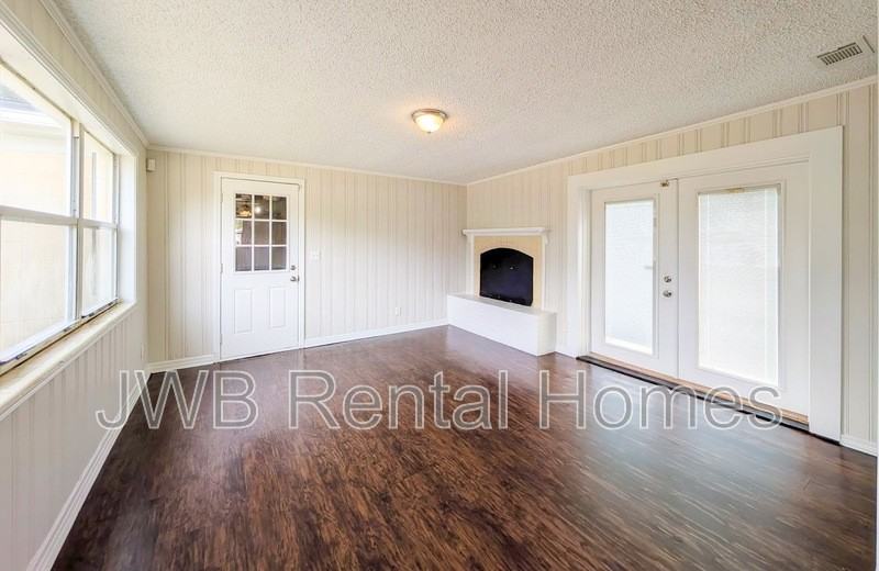 10561 Ashby Rd - Photo 6 of 17