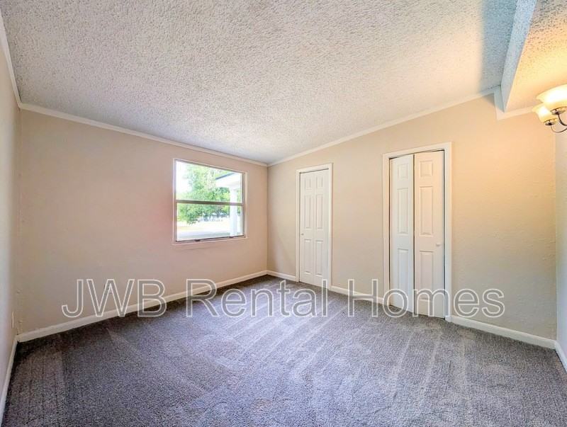 10561 Ashby Rd - Photo 7 of 17