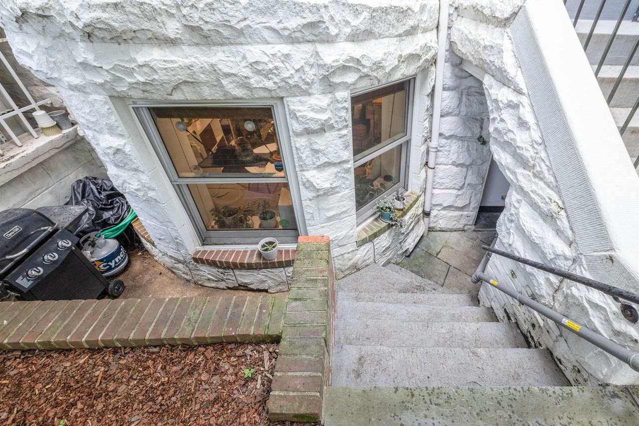 1811 19th Street NW, #1 (DC) - Photo 4 of 21
