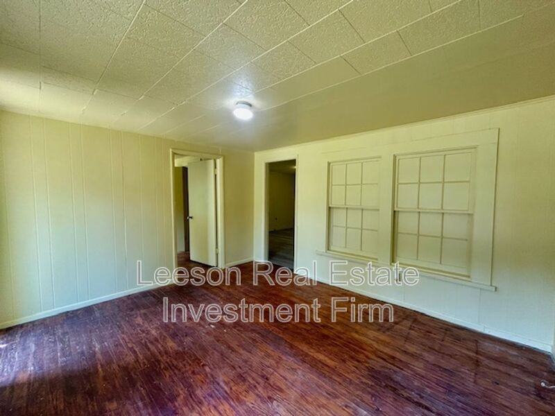 2520 Merwin St - Photo 2 of 13
