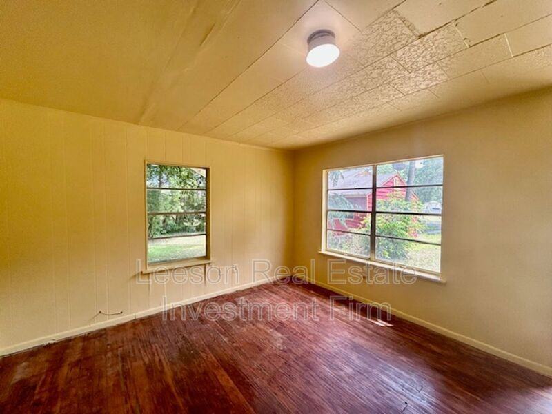 2520 Merwin St - Photo 3 of 13