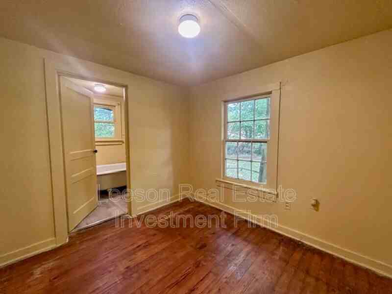 2520 Merwin St - Photo 7 of 13