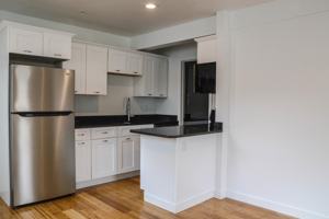 featured image of 423 Main St