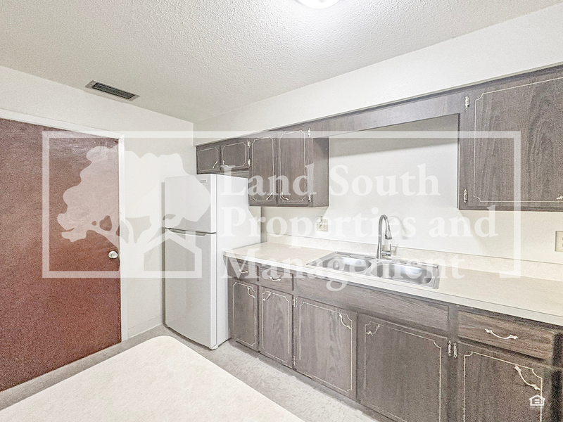 817 W Carole St #14 - Photo 7 of 13
