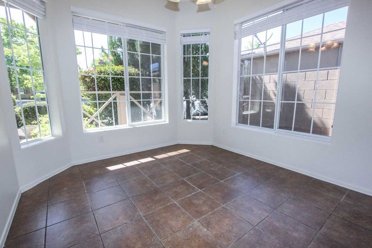 7905 N Music Mountain Ln - Photo 6 of 17