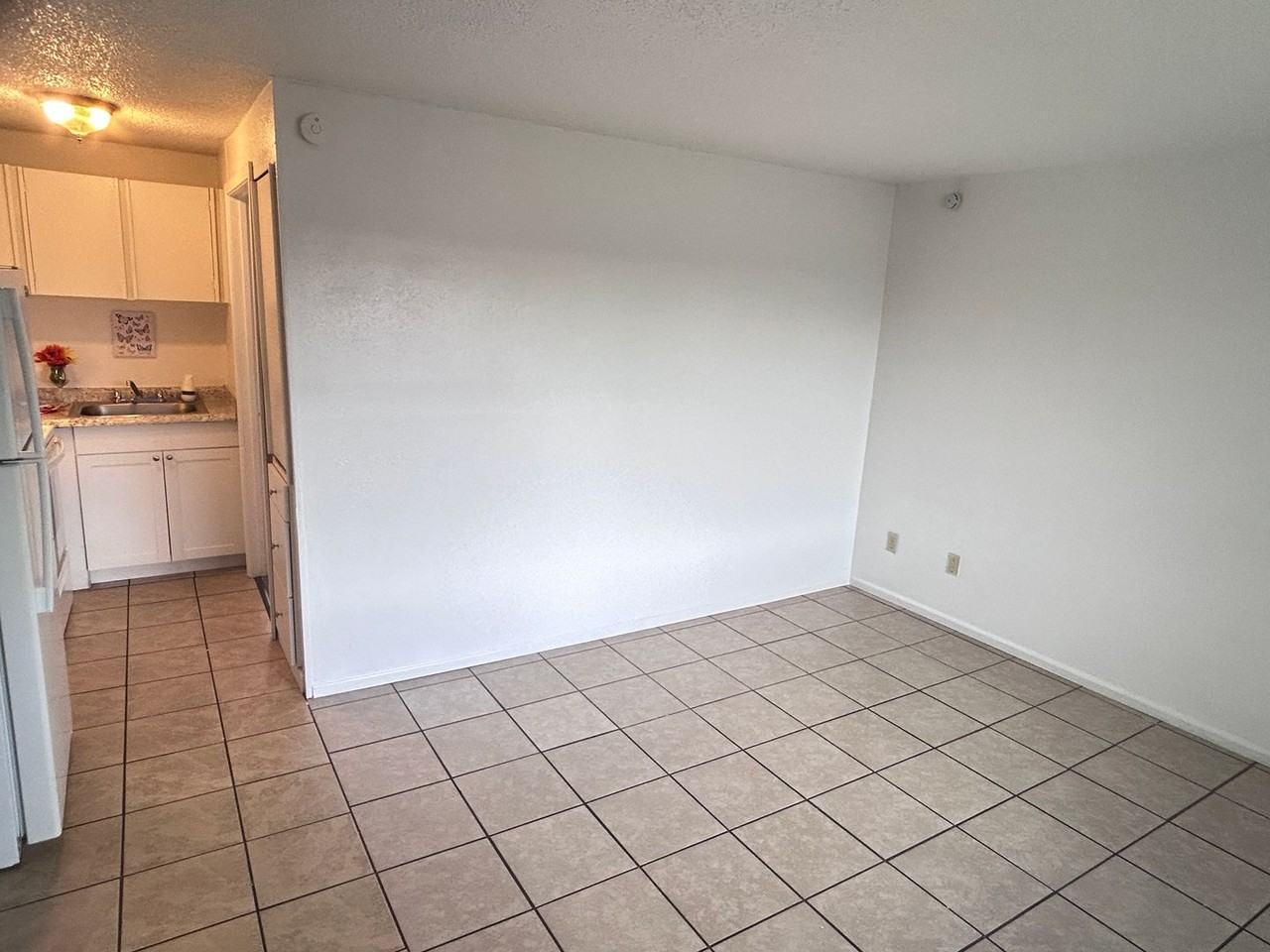 Evergreen Court Apartments - Photo 5 of 13