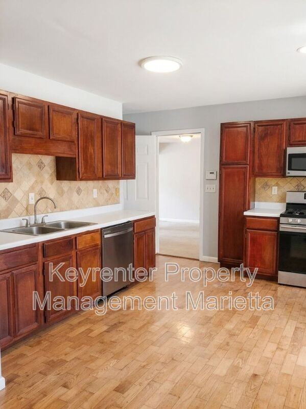 7063 Grinder Ct - Photo 5 of 17