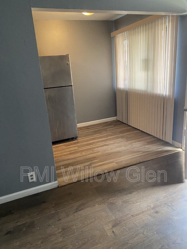 702 Vine St #4 - Photo 5 of 5