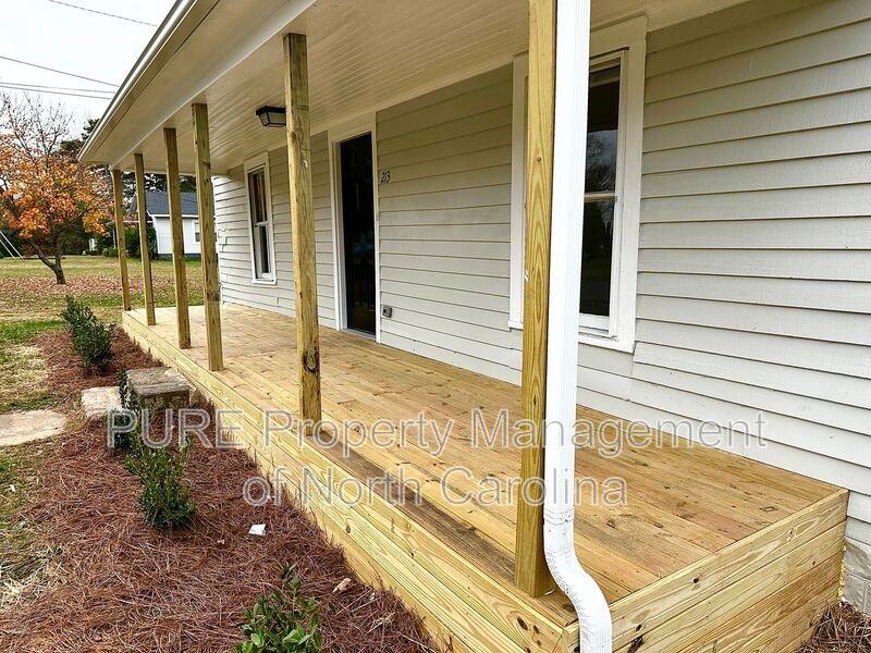 213 Irma Ave - Photo 5 of 36