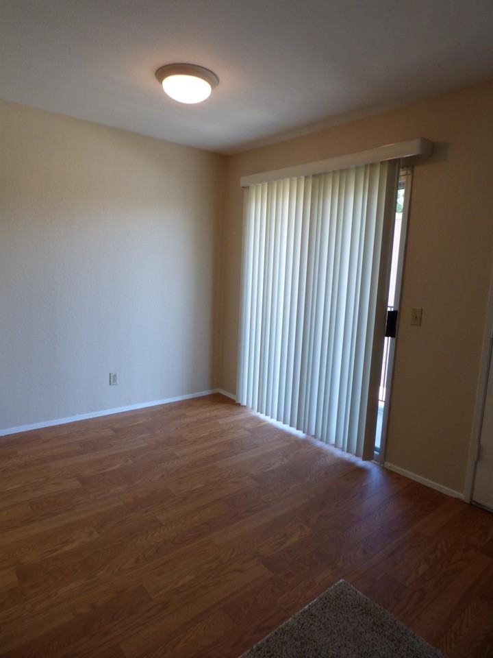 Lincoln Avenue - Photo 5 of 18