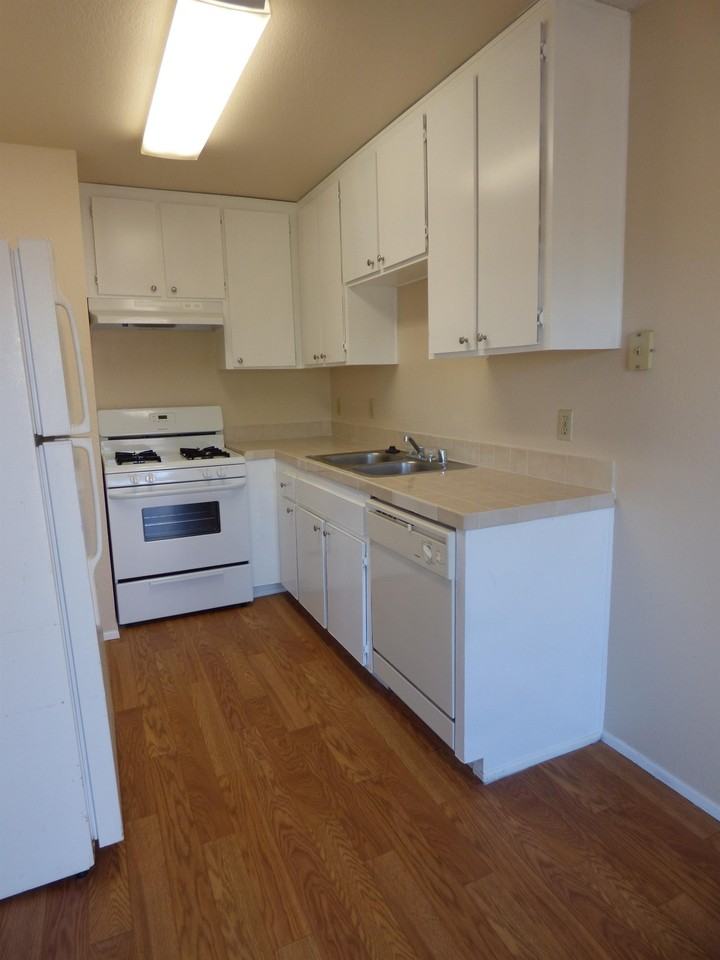Lincoln Avenue - Photo 6 of 18