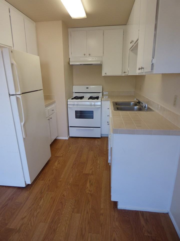 Lincoln Avenue - Photo 7 of 18