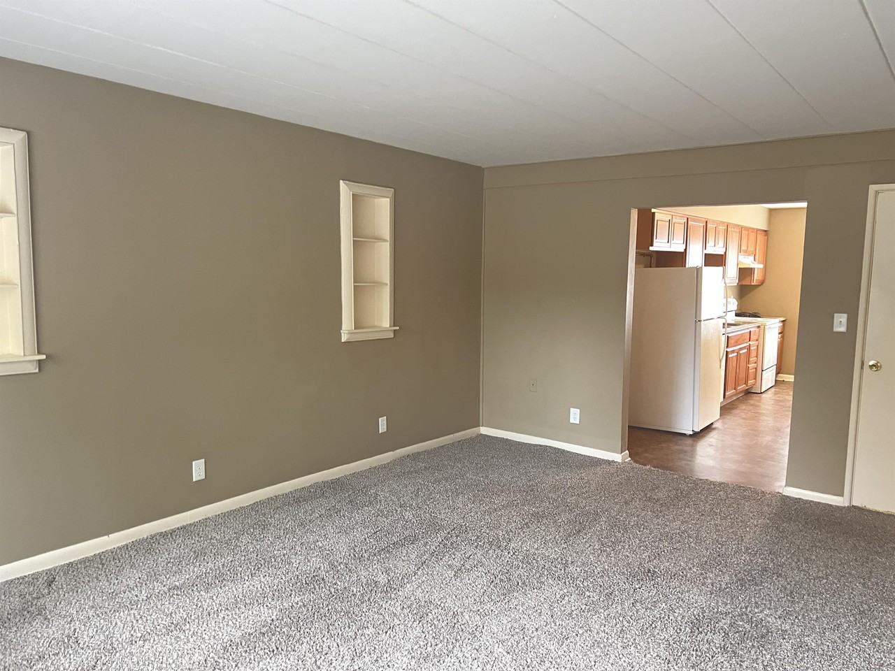 713 W CHURCH ST. - Photo 3 of 40
