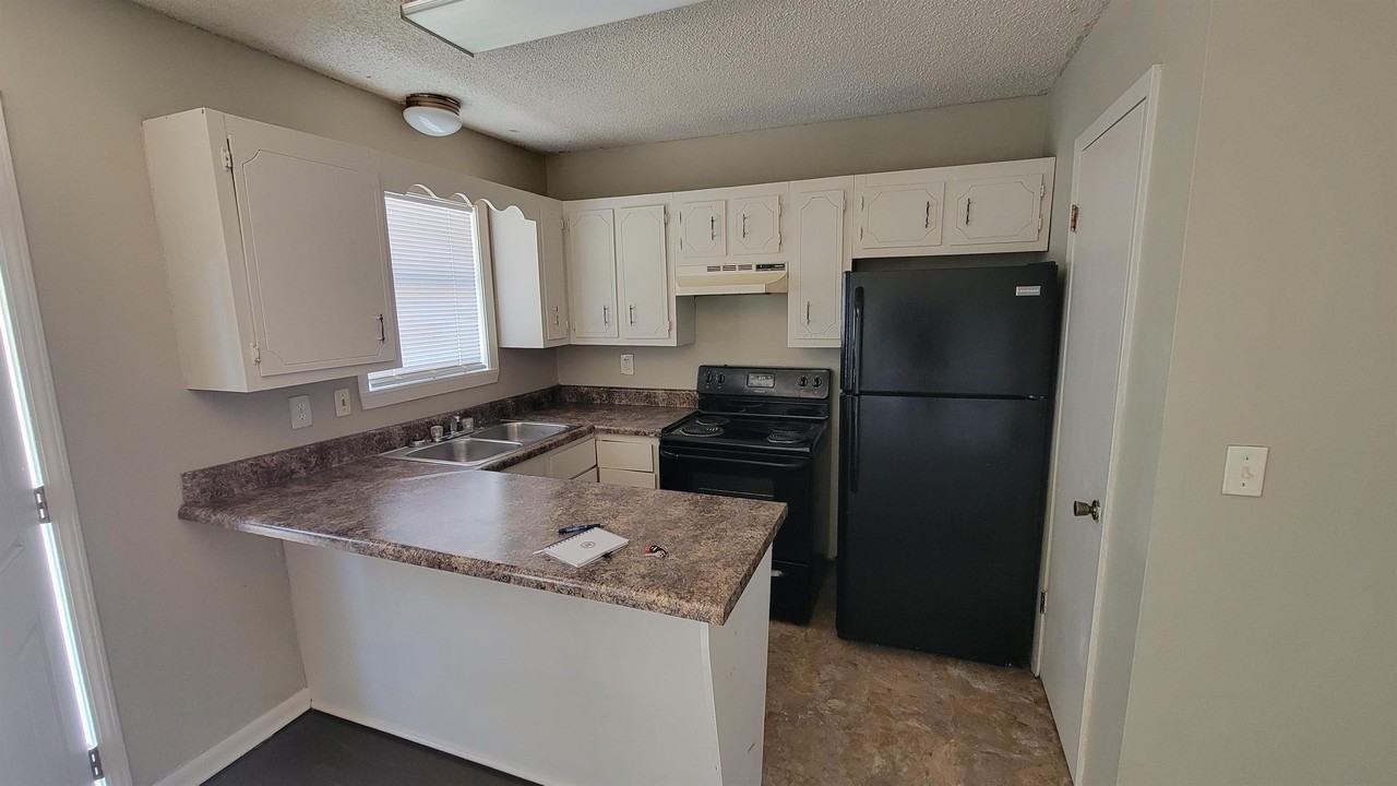 4005 East Nettleton Avenue - Photo 4 of 6