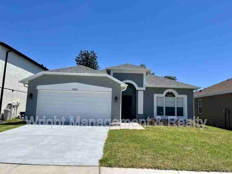 13552 Mere View Dr - Photo 2 of 24