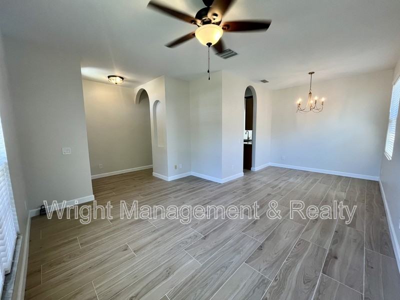 13552 Mere View Dr - Photo 3 of 24