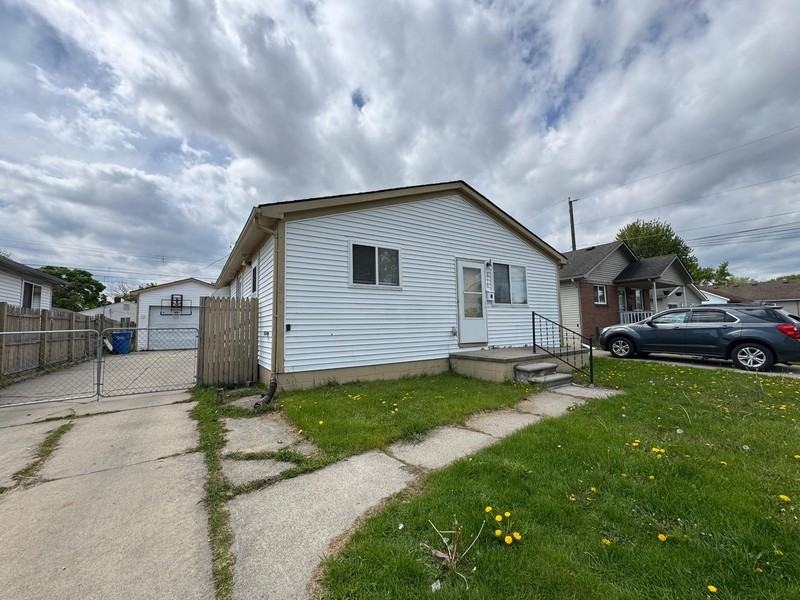 8716 Timken Ave - Photo 2 of 20