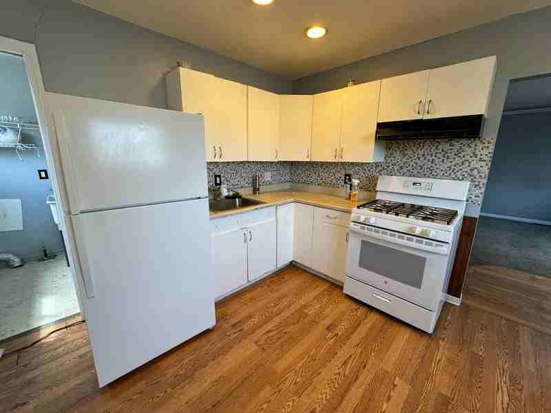 8716 Timken Ave - Photo 5 of 20