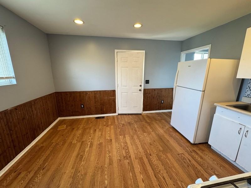 8716 Timken Ave - Photo 7 of 20
