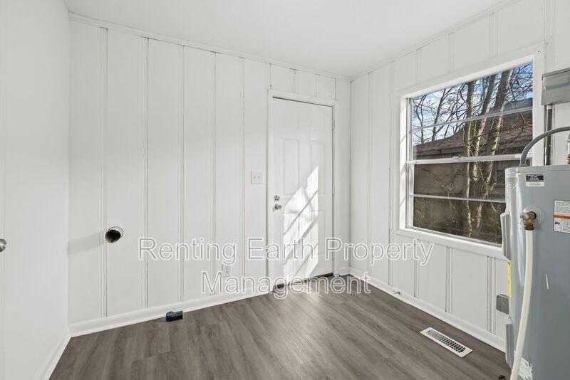 417 Athens Ave - Photo 3 of 16