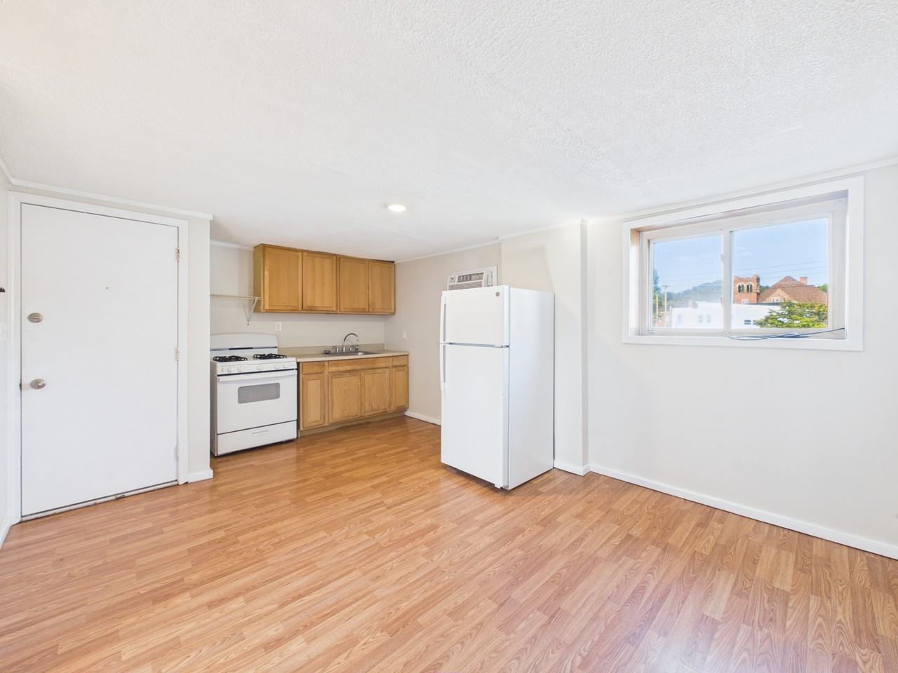 172 North Street - Photo 3 of 8