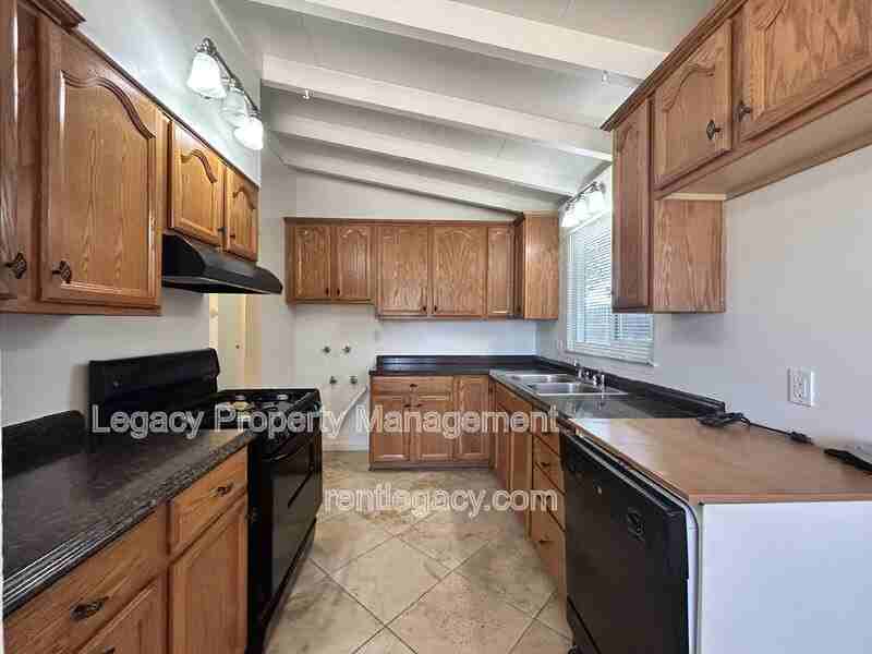 3624 Van Owen St - Photo 5 of 17