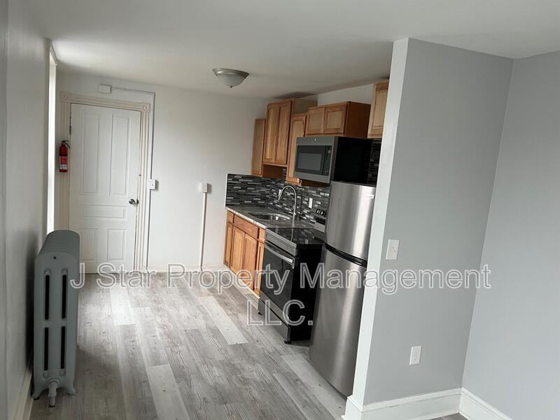 1566 N 10th St - Photo 3 of 10