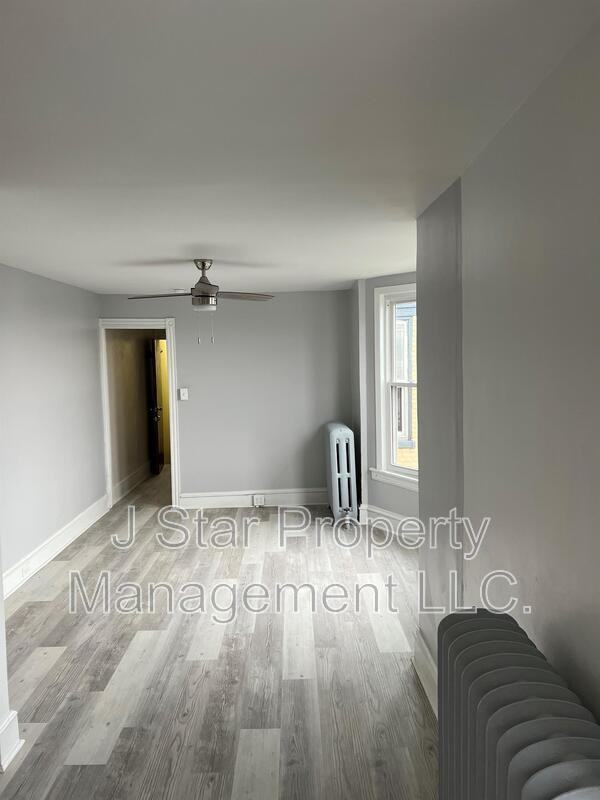 1566 N 10th St - Photo 4 of 10