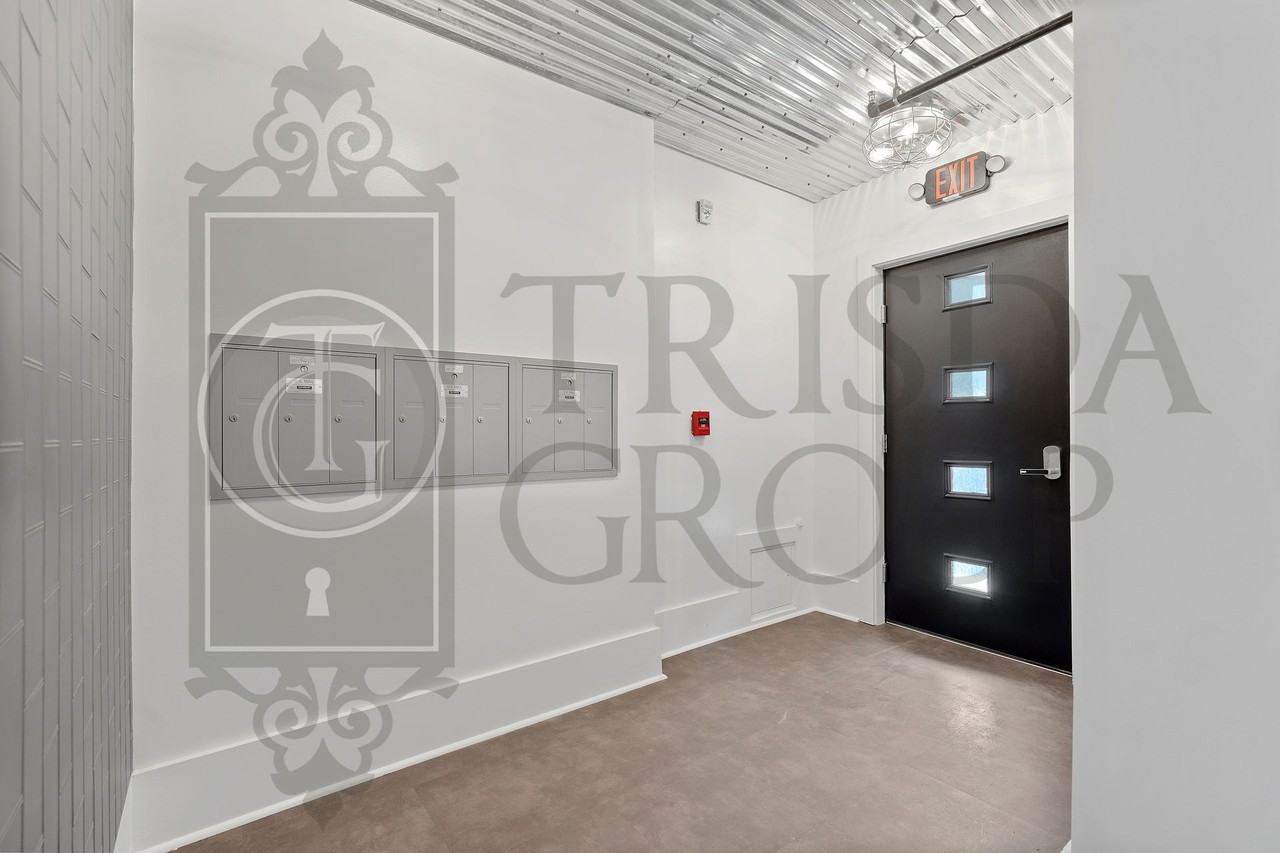 160 Southern Ave - Photo 4 of 33