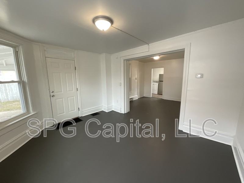 118 S Harrison Ave - Photo 2 of 10