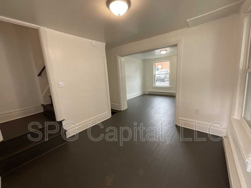 118 S Harrison Ave - Photo 3 of 10
