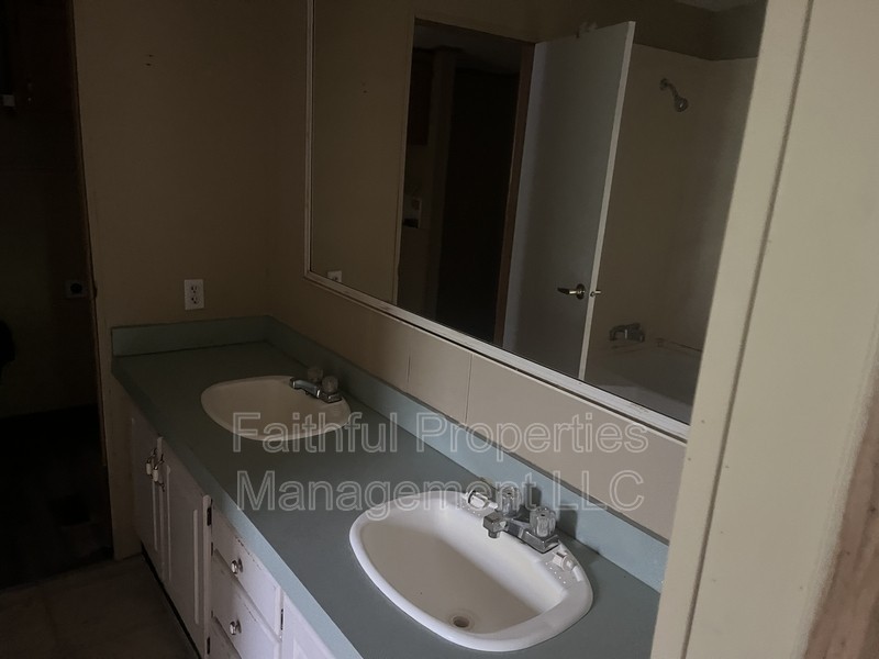 16531 Calloway Rd - Photo 6 of 9