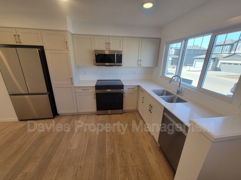 2023 210 St Nw #MAIN - Photo 3 of 17