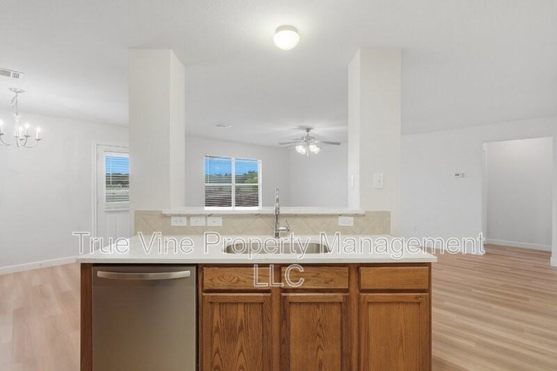 124 Anvil Pl - Photo 3 of 28