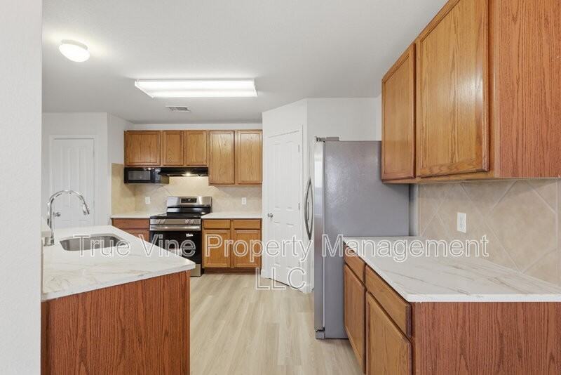 124 Anvil Pl - Photo 5 of 28