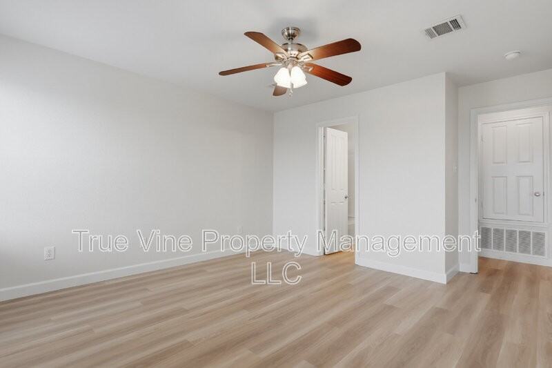 124 Anvil Pl - Photo 7 of 28