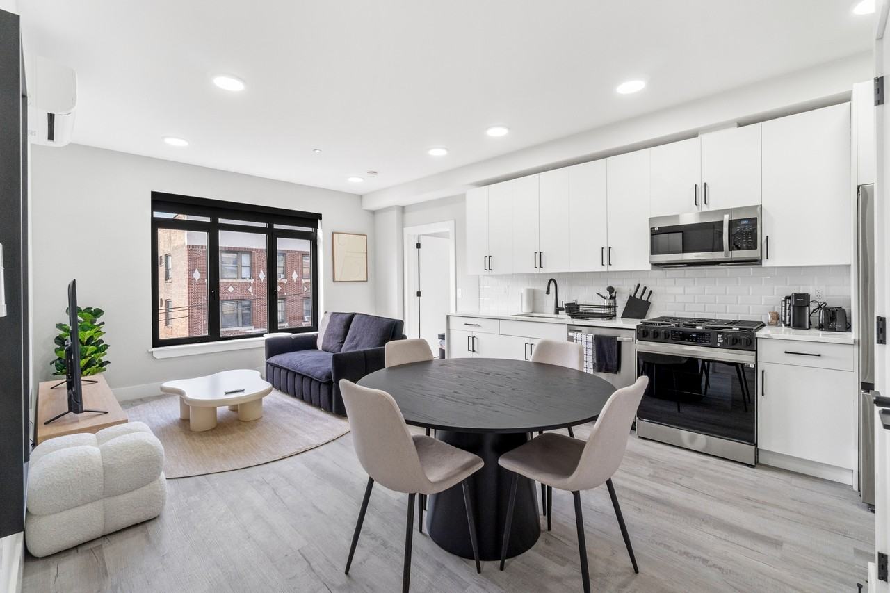 80 Romaine Avenue - Photo 5 of 13