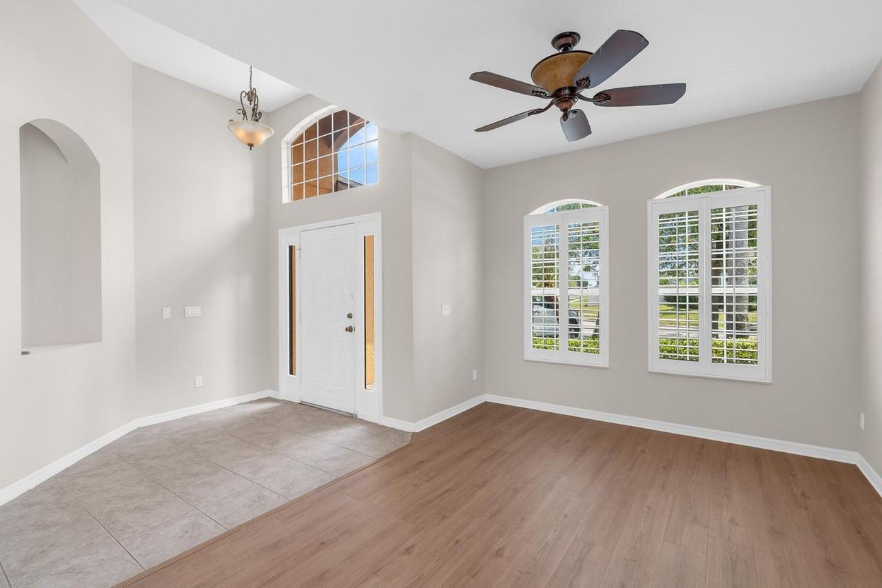 456 Silverdale Ave - Photo 2 of 27