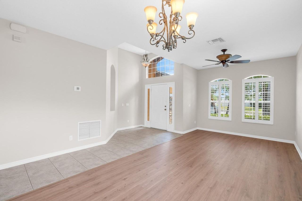 456 Silverdale Ave - Photo 3 of 27