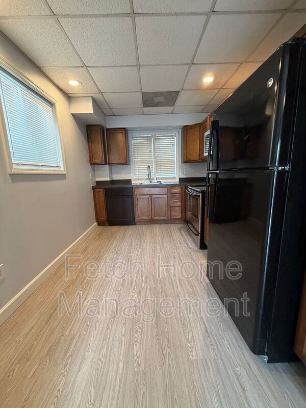10 S Pitt St - Photo 5 of 10