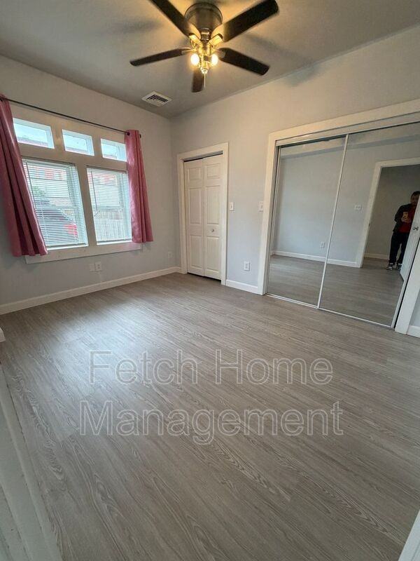 10 S Pitt St - Photo 7 of 10