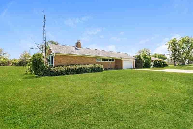 5260 Springfield Jamestown Rd - Photo 2 of 10