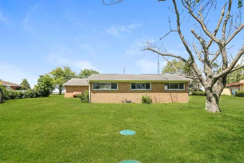 5260 Springfield Jamestown Rd - Photo 3 of 10